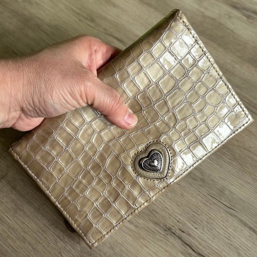Brighton Bellissimo Heart Folio Wallet Taupe Tan Faux Croc Leather Silver Heart - Picture 2 of 7